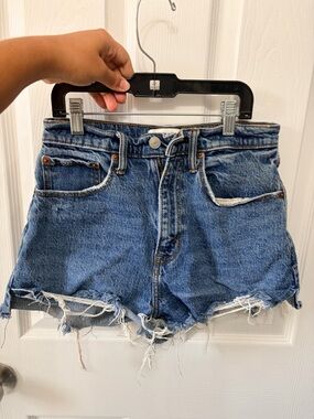Abercrombie The Mom Short High Rise Denim Short Curve Love Size 26/2